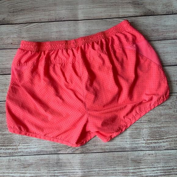 Old Navy Activewear Hot pink Workout Shorts Medium running training activewear - Picture 6 of 6